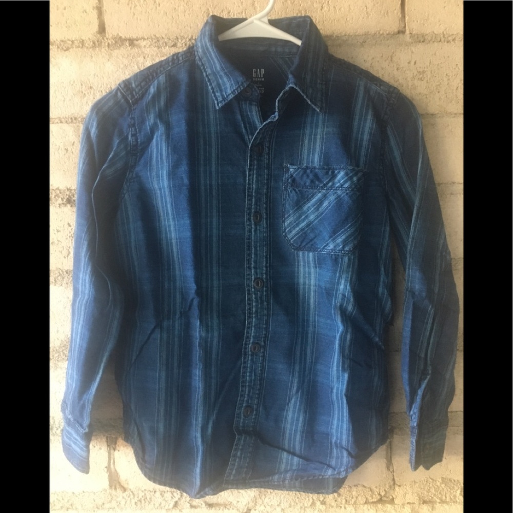 🟪 GAP denim button down shirt